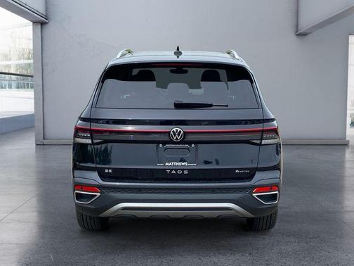 Deep Black 2025 Volkswagen Taos 1.5T SE