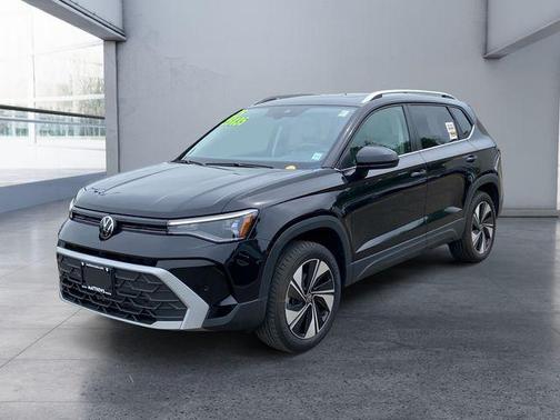 Deep Black 2025 Volkswagen Taos 1.5T SE