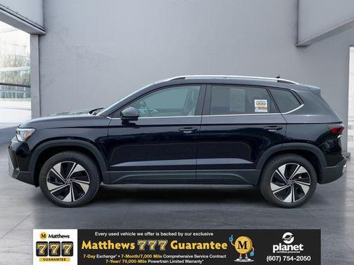 Deep Black 2025 Volkswagen Taos 1.5T SE