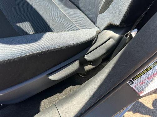 Gun Metallic 2025 Nissan Versa 1.6 SV