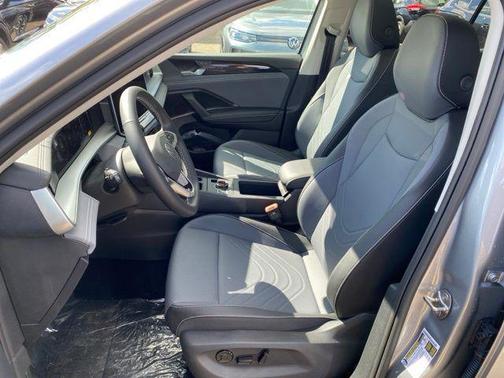 Pyrite Silver Metallic 2026 Volkswagen Tiguan 2.0T SE 4MOTION