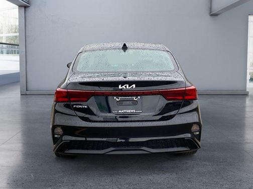 Aurora Black 2023 Kia Forte LXS