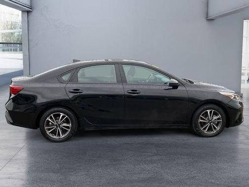 Aurora Black 2023 Kia Forte LXS
