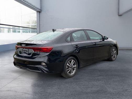 Aurora Black 2023 Kia Forte LXS