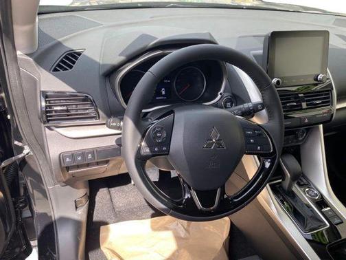 Labrador Black Pearl 2026 Mitsubishi Eclipse Cross SE