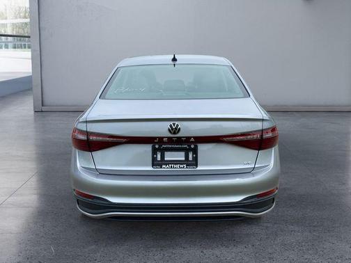 Pyrite Silver Metallic 2026 Volkswagen Jetta 1.4T SE
