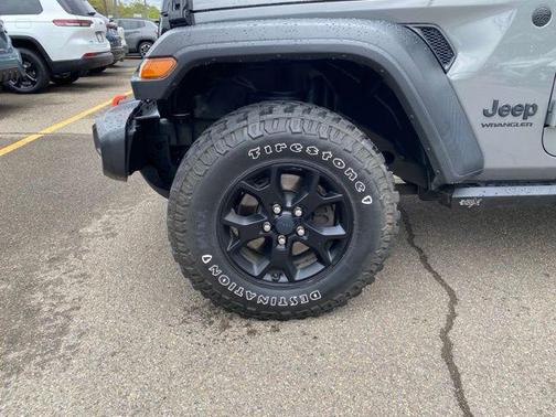 Sting-Gray Clearcoat 2020 Jeep Wrangler Willys 4x4