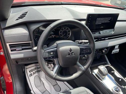 Red Diamond 2026 Mitsubishi Outlander LE 2.5 S-AWC