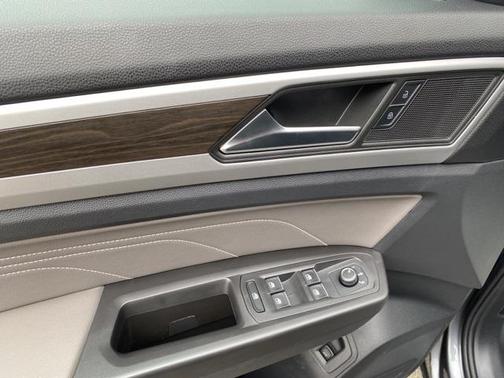 2023 Volkswagen Atlas 3.6L SE w/Technology