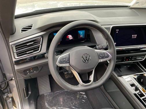 silver mist metallic 2026 Volkswagen Atlas Cross Sport 2.0T SE w/Technology 4MOTION
