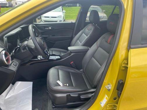 Nitro Yellow Metallic 2025 Chevrolet Trax FWD 2RS