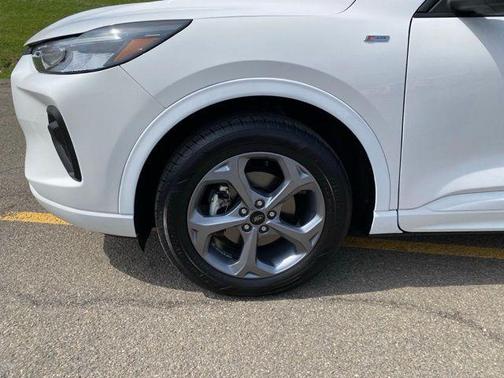 Oxford White 2023 Ford Escape ST-Line