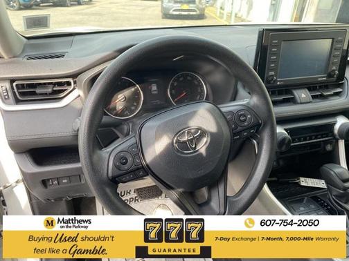 2020 Toyota RAV4 LE