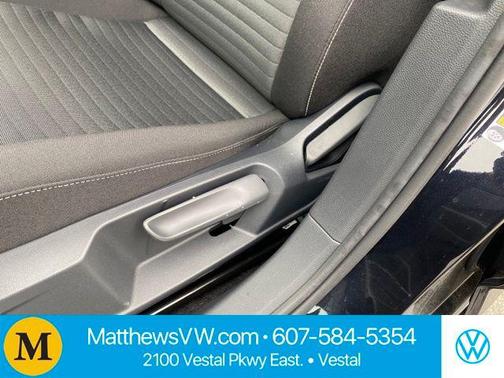 Deep Black Pearl 2026 Volkswagen Jetta 1.4T S