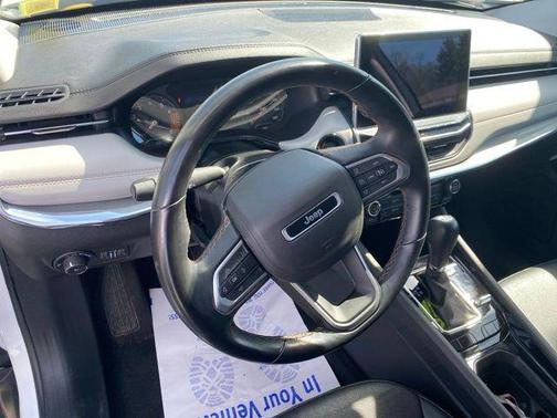 Bright White Clearcoat 2022 Jeep Compass Limited