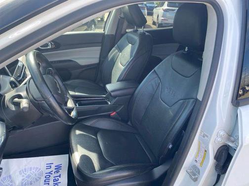 Bright White Clearcoat 2022 Jeep Compass Limited