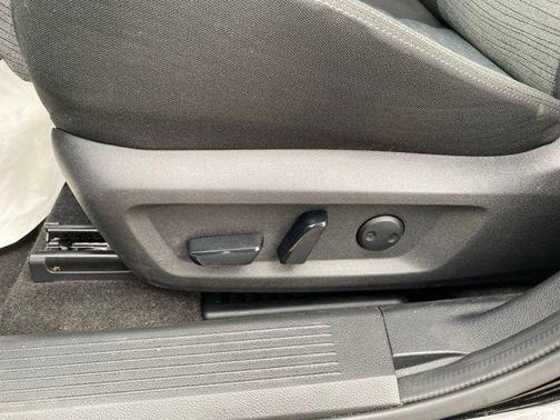 Super Black 2023 Nissan Rogue SV