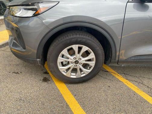 Carbonized Gray Metallic 2024 Ford Escape Active