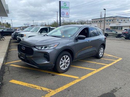 Carbonized Gray Metallic 2024 Ford Escape Active