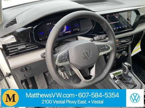 2024 Volkswagen Taos SE Black