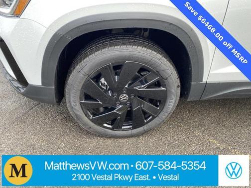 2024 Volkswagen Taos 1.5T SE Black