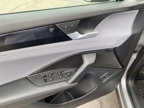 Platinum Gray Metallic 2025 Volkswagen Tiguan 2.0T SE 4MOTION