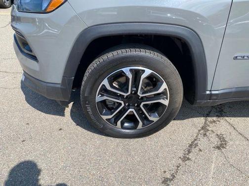 Sting-Gray Clearcoat 2023 Jeep Compass Limited