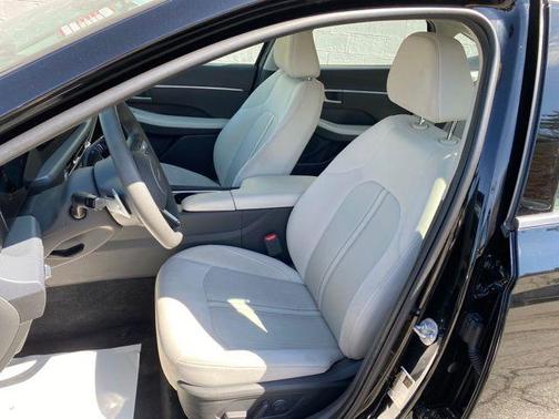 Abyss Black 2025 Hyundai SONATA SEL