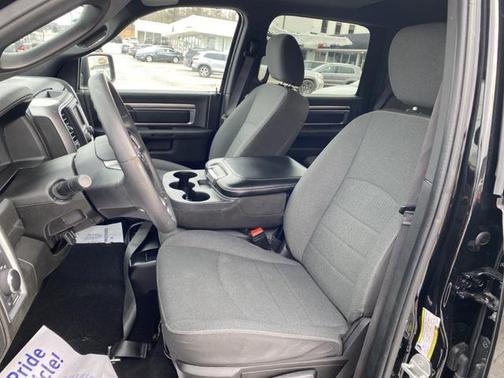 2024 RAM 1500 Classic Warlock Crew Cab 4x4 5'7' Box