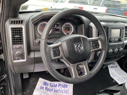 2024 RAM 1500 Classic Warlock Crew Cab 4x4 5'7' Box