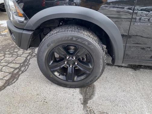 2024 RAM 1500 Classic Warlock Crew Cab 4x4 5'7' Box