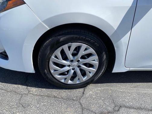 Super White 2019 Toyota Corolla L