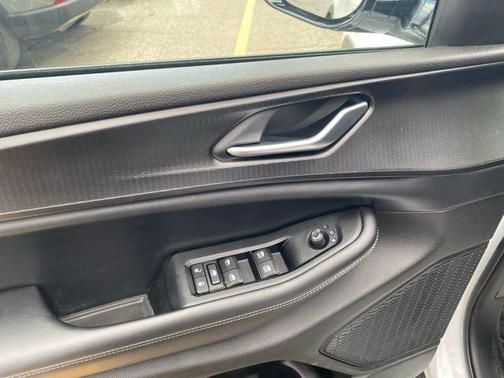 Bright White Clearcoat 2023 Jeep Grand Cherokee L Altitude