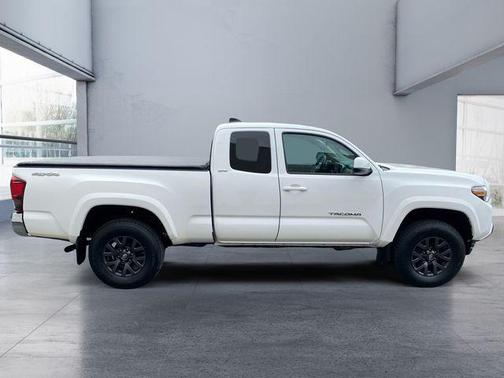 Super White 2020 Toyota Tacoma SR5