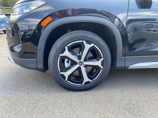 Deep Black Pearl 2026 Volkswagen Tiguan 2.0T SE 4MOTION