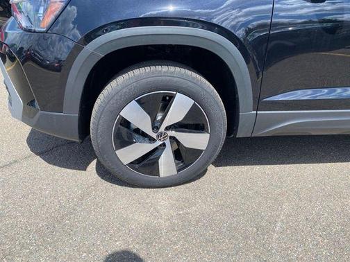 Deep Black Pearl 2026 Volkswagen Taos S