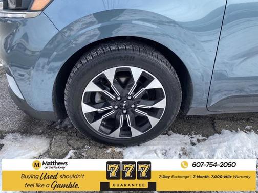 2024 Kia Carnival EX