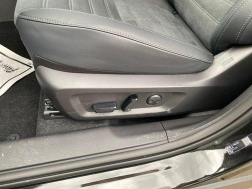 Black 2026 Mitsubishi Outlander LE 2.5 S-AWC