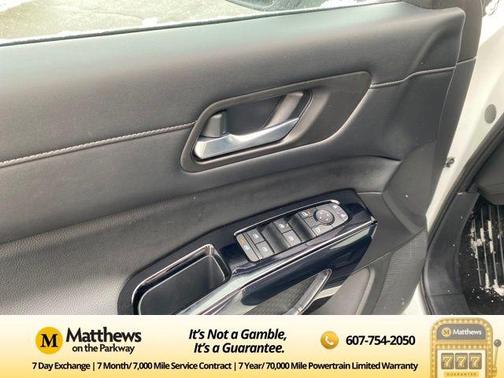 2022 Nissan Pathfinder S 4WD