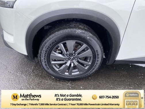 2022 Nissan Pathfinder S 4WD