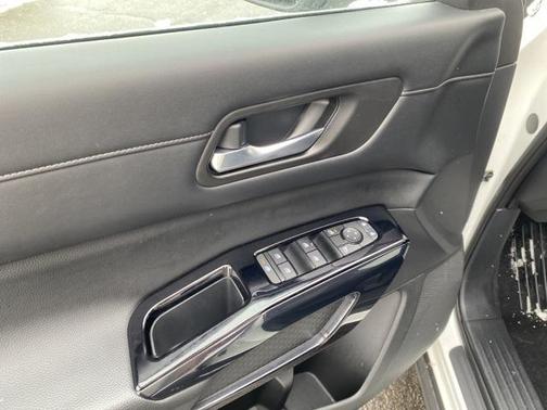 2022 Nissan Pathfinder S 4WD