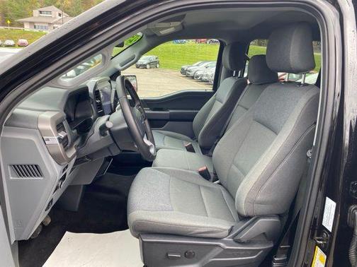 Agate Black Metallic 2025 Ford F-150 XLT
