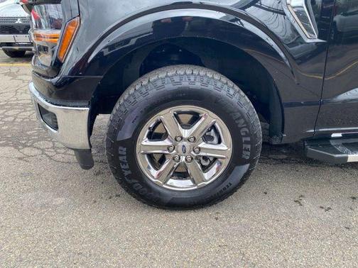 Agate Black Metallic 2025 Ford F-150 XLT