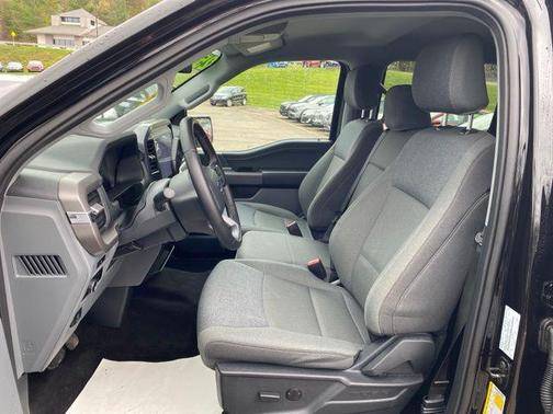 Agate Black Metallic 2025 Ford F-150 XLT