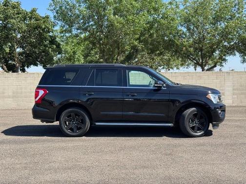 AGATE BLACK METALLIC 2021 Ford Expedition XLT