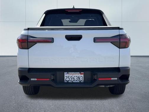 Ice White 2022 Hyundai SANTA CRUZ 2.5L SEL