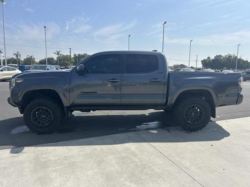 2022 Toyota Tacoma SR5