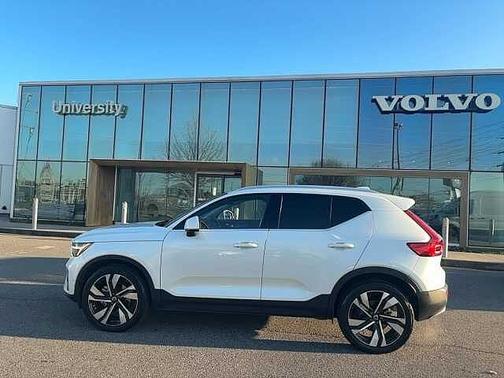 2024 Volvo XC40 Plus