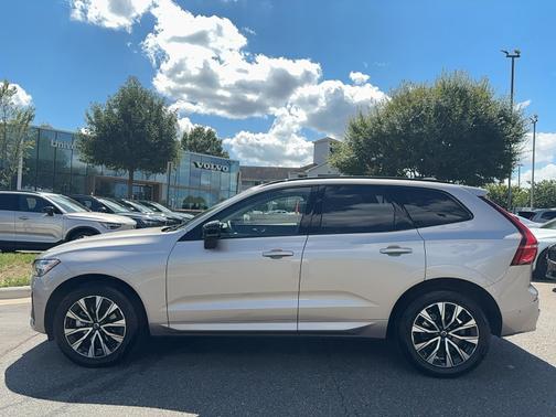 2025 Volvo XC60 B5 Plus