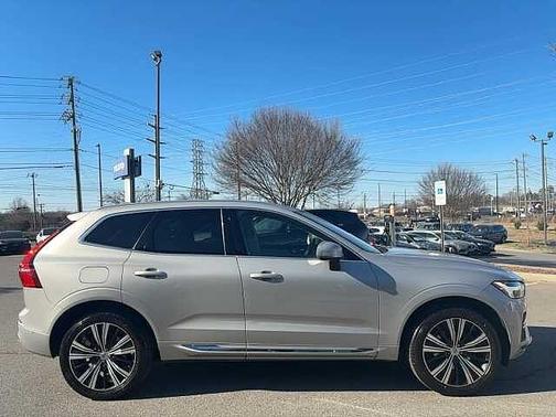 2023 Volvo XC60 Plus